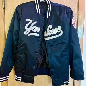 New York Yankees Navy Varsity Jacket with Yankees Logo Like NEW